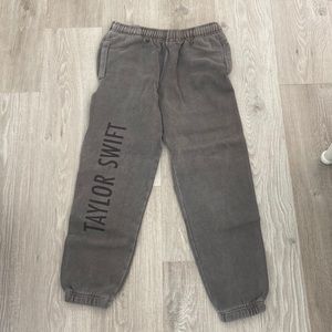 Taylor swift brown sweats